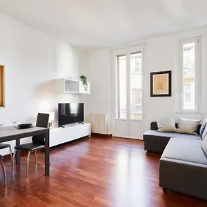https://luxury-apartment-fieramilano-duomo-wifinetflix.it-lombardy.com